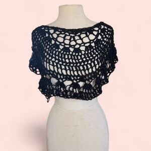 2000’s Y2K Vintage Black Knit Crochet Shawl Poncho Sweater Black